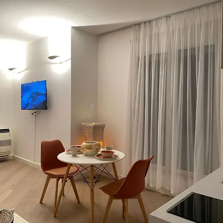 Main Bllok 2 Tirana
