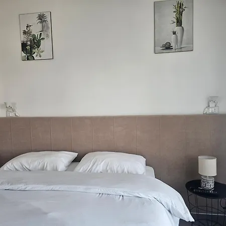 Main Bllok 2 Apartman Tirana