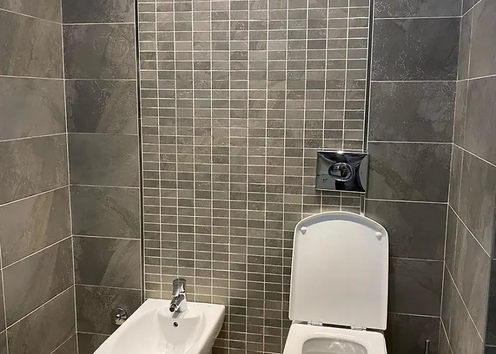 Main Bllok 2 * 地拉那